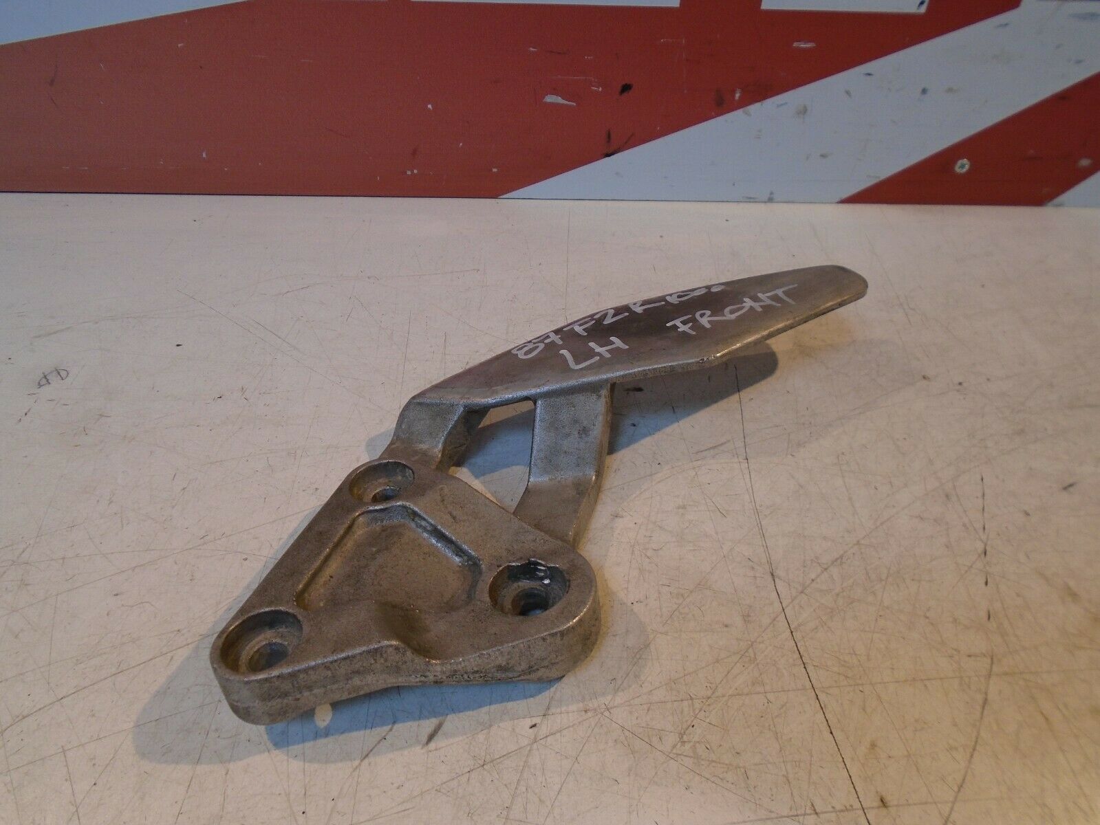Yamaha FZR1000 Front Footrest Hanger 