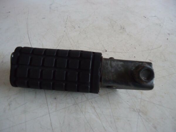 Yamaha XJ750 Maxim Rear Footrest