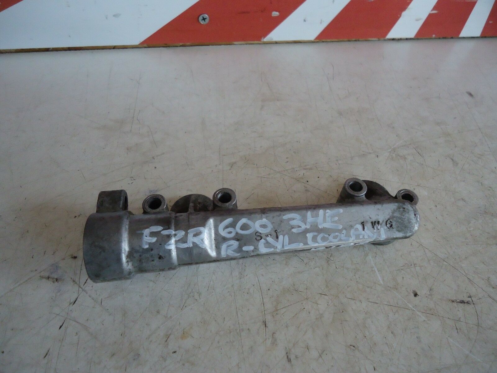 Yamaha FZR600 Engine Water Pipe