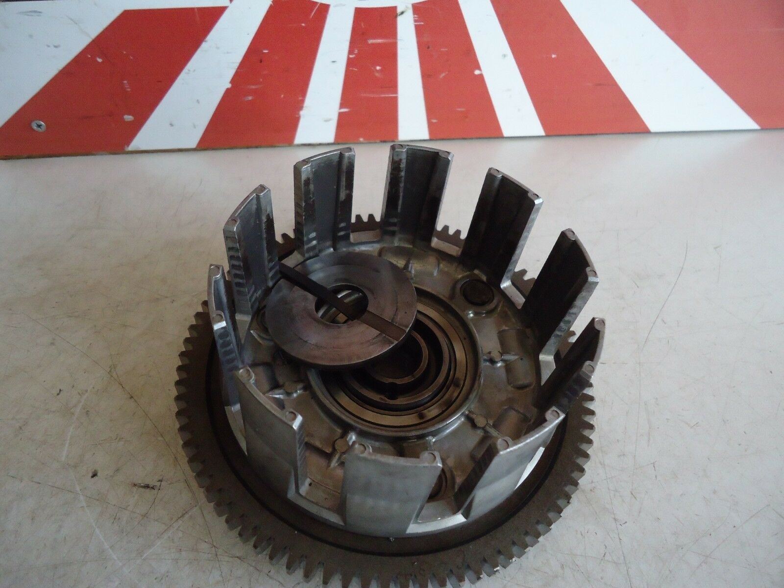 Yamaha FZR600 Engine Clutch Basket 