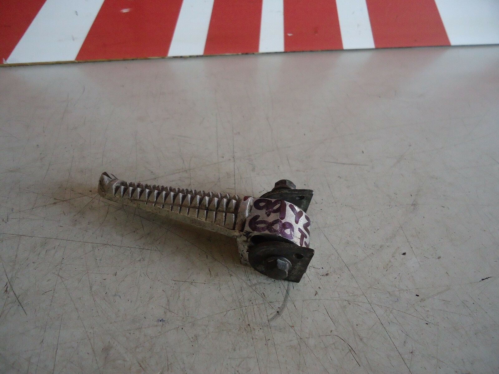 Yamaha YZF600R Thundercat Rear Footrest YZF600
