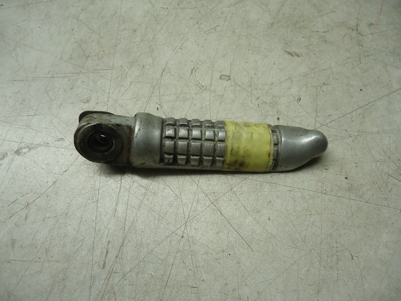 Suzuki GSXR400 Rear Footrest