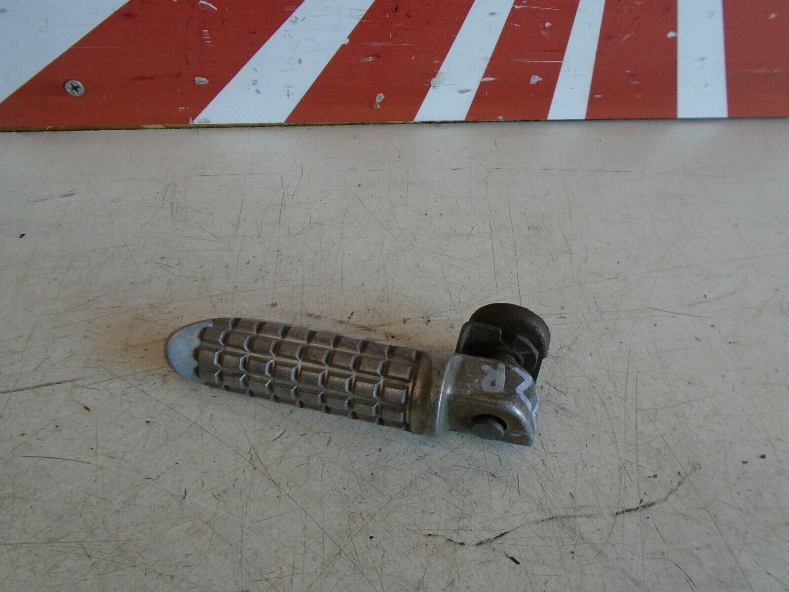 Kawasaki ZZR250 Rear Footrest 