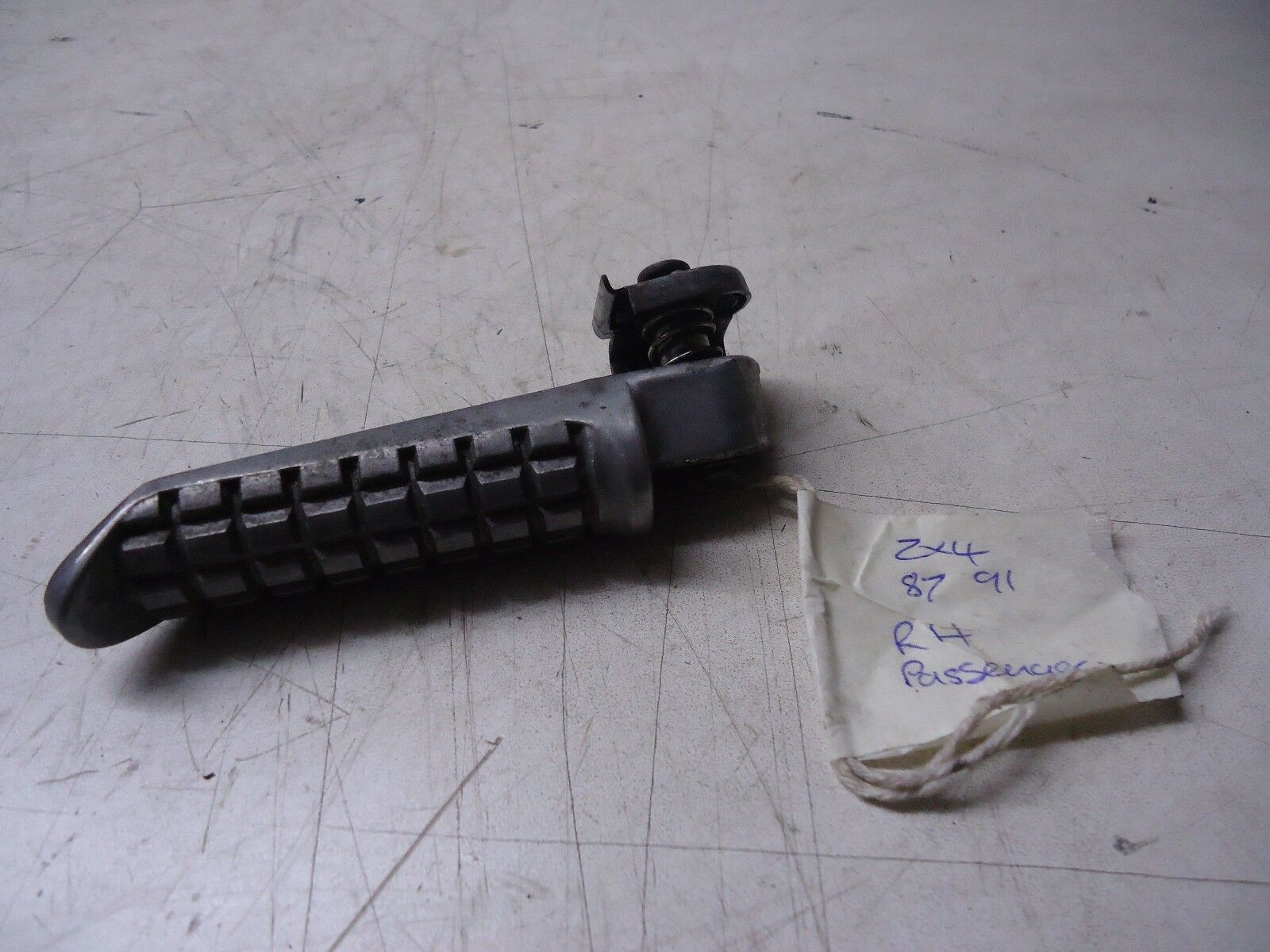 Kawasaki ZX-4 Rear Footrest ZX400G