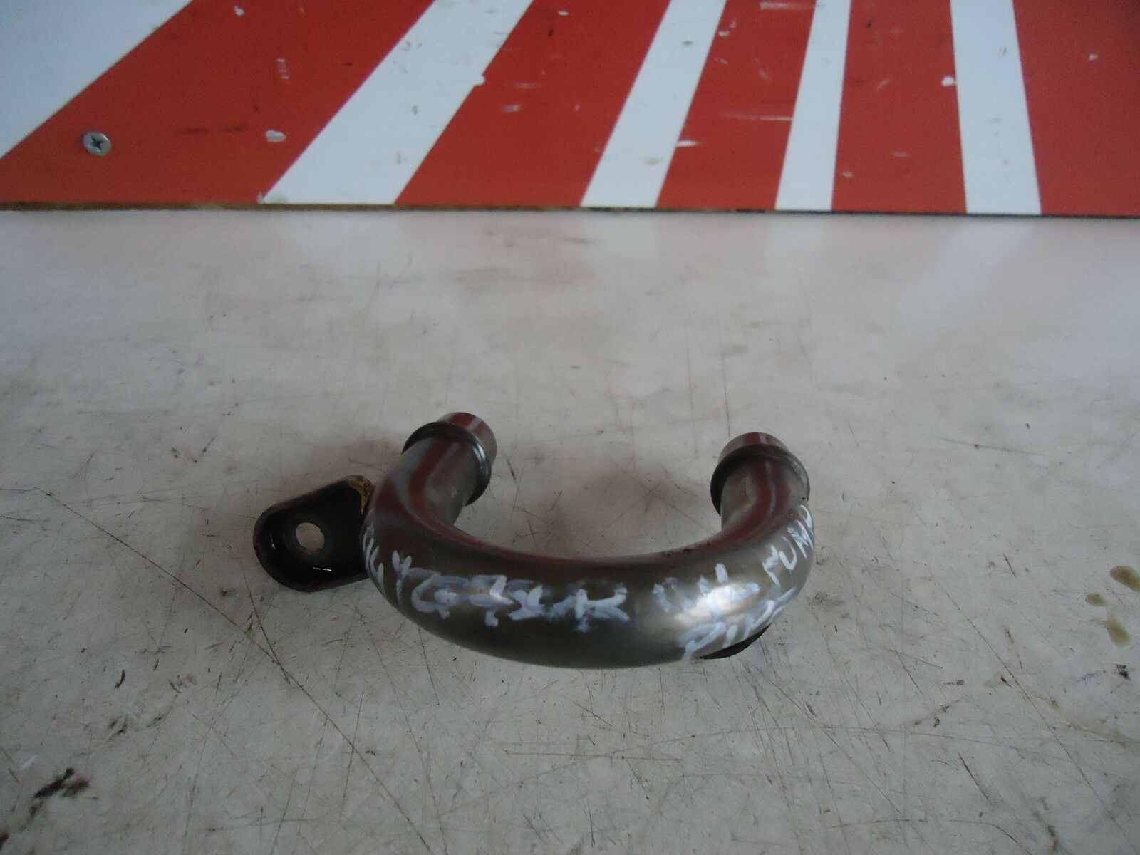 Yamaha YZF750 Oil Pump Pipe 1994 YZF750R Oil Pump Pipe