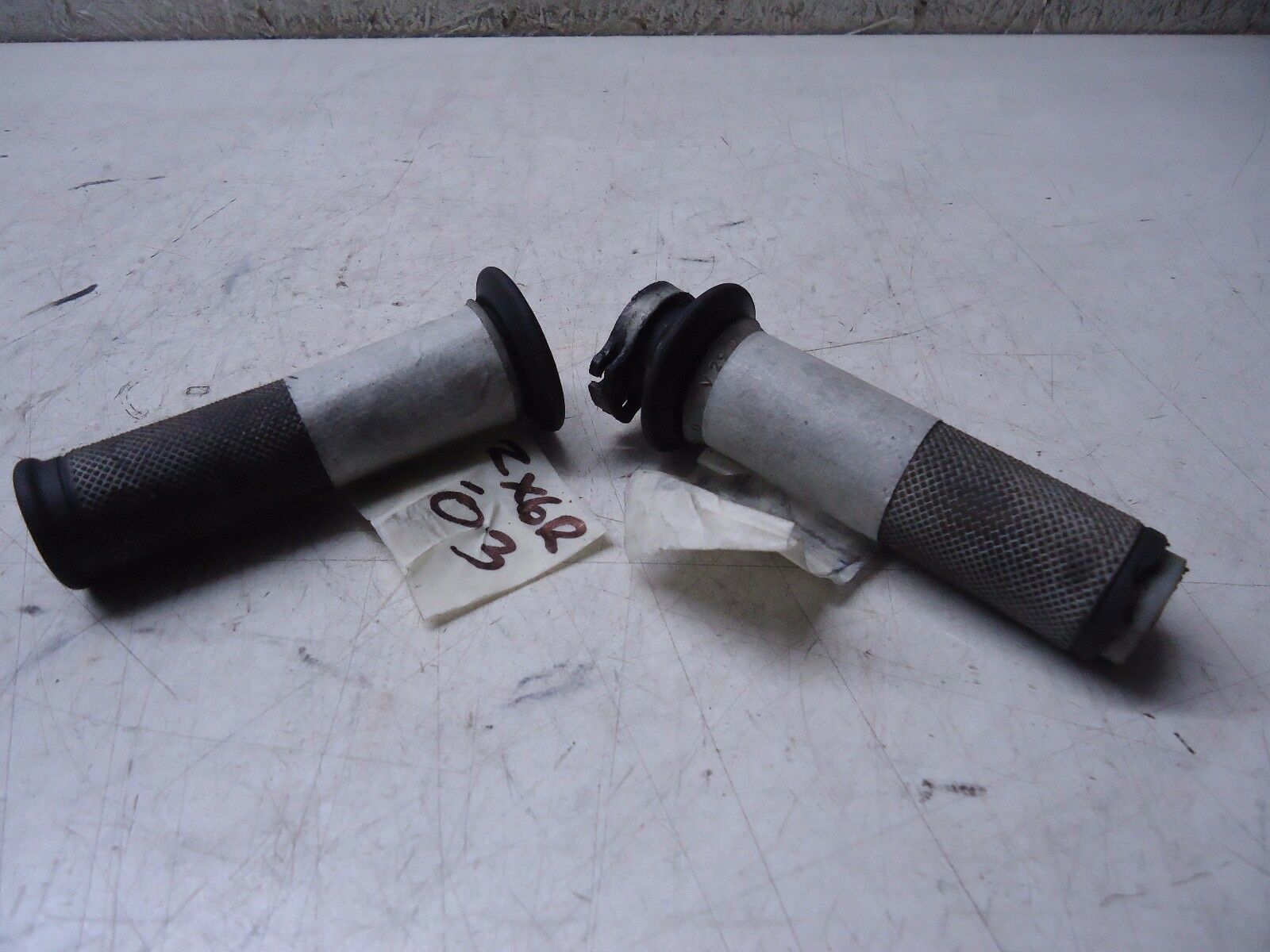 Kawasaki ZX6R Throttle Sleeve & Handlebar Grips