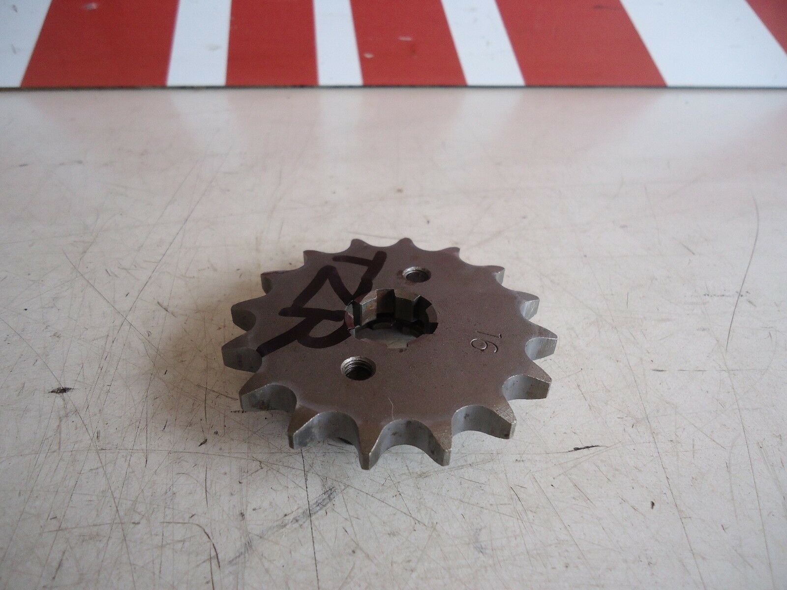 YAMAHA TZR125 FRONT SPROCKET 