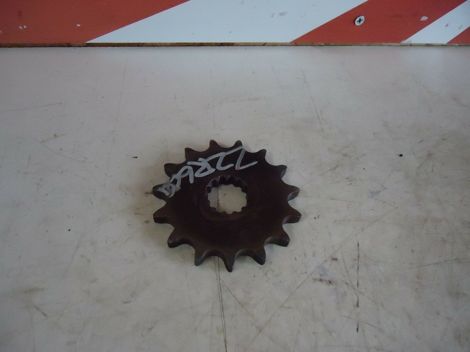 Kawasaki ZZR600D Front Sprocket 1993 ZZR600 Engine Sprocket