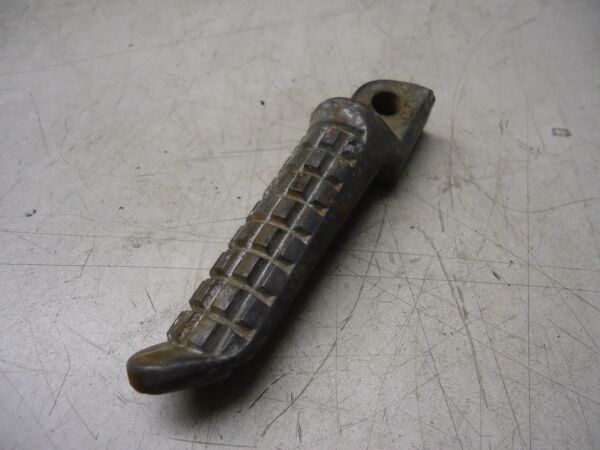 KAWASAKI GPX600R RH REAR FOOTPEG FOOTREST 