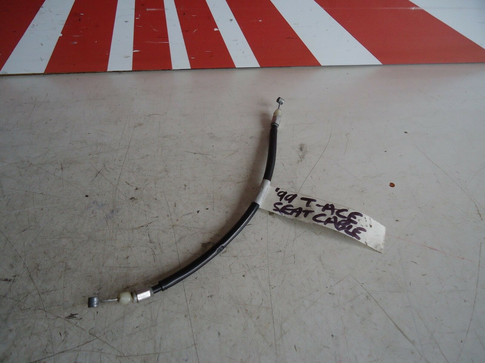 Yamaha YZF1000R Thunderace Seat Latch Cable 