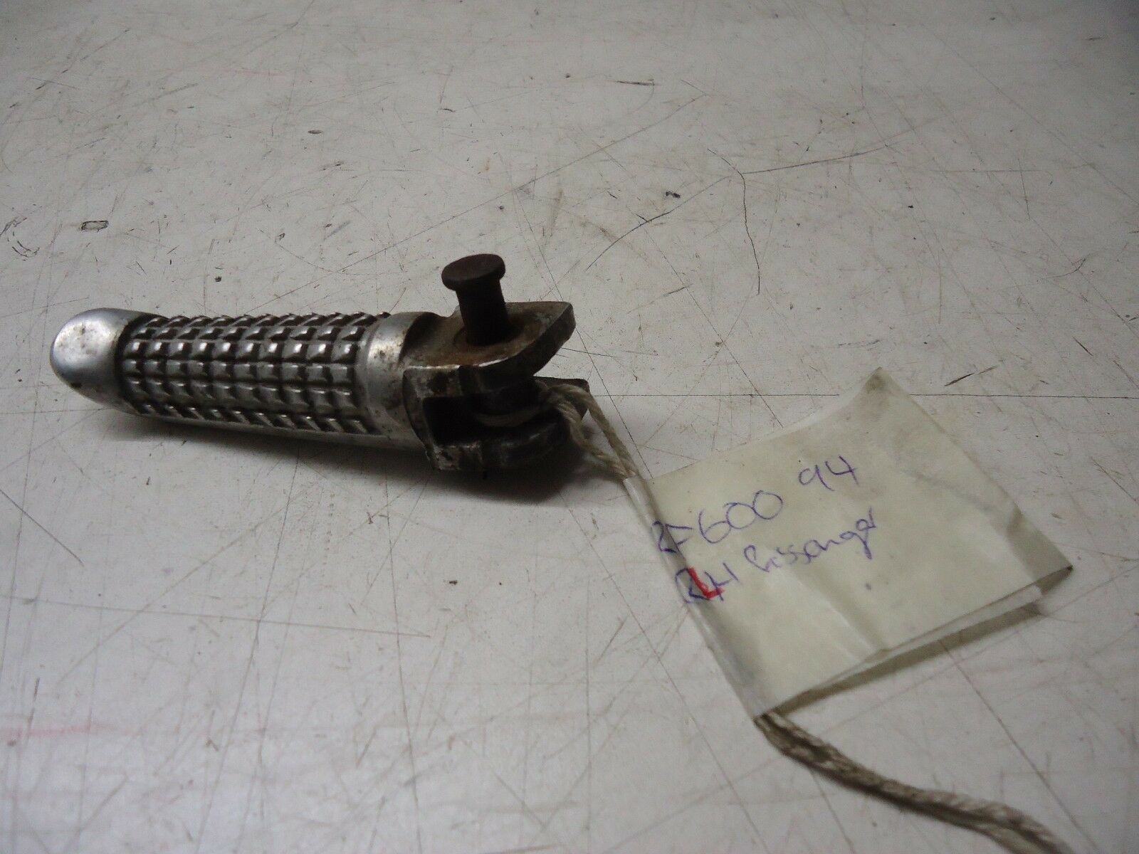 Suzuki RF600R Rear Footrest 
