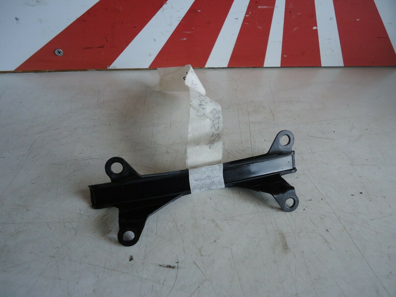 Kawasaki GPZ500s Engine Camchain Guide Guard