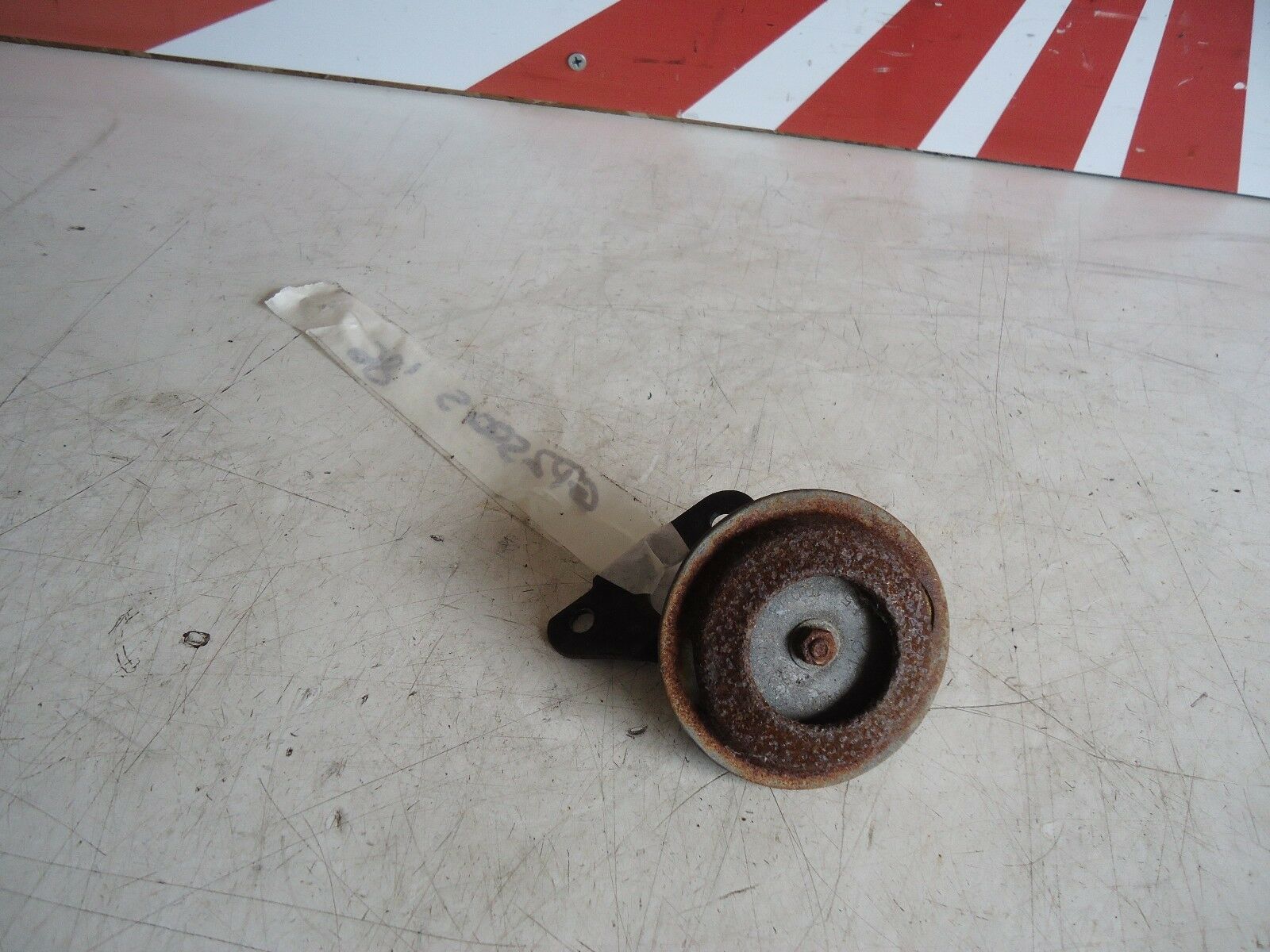 Kawasaki GPZ500s Horn
