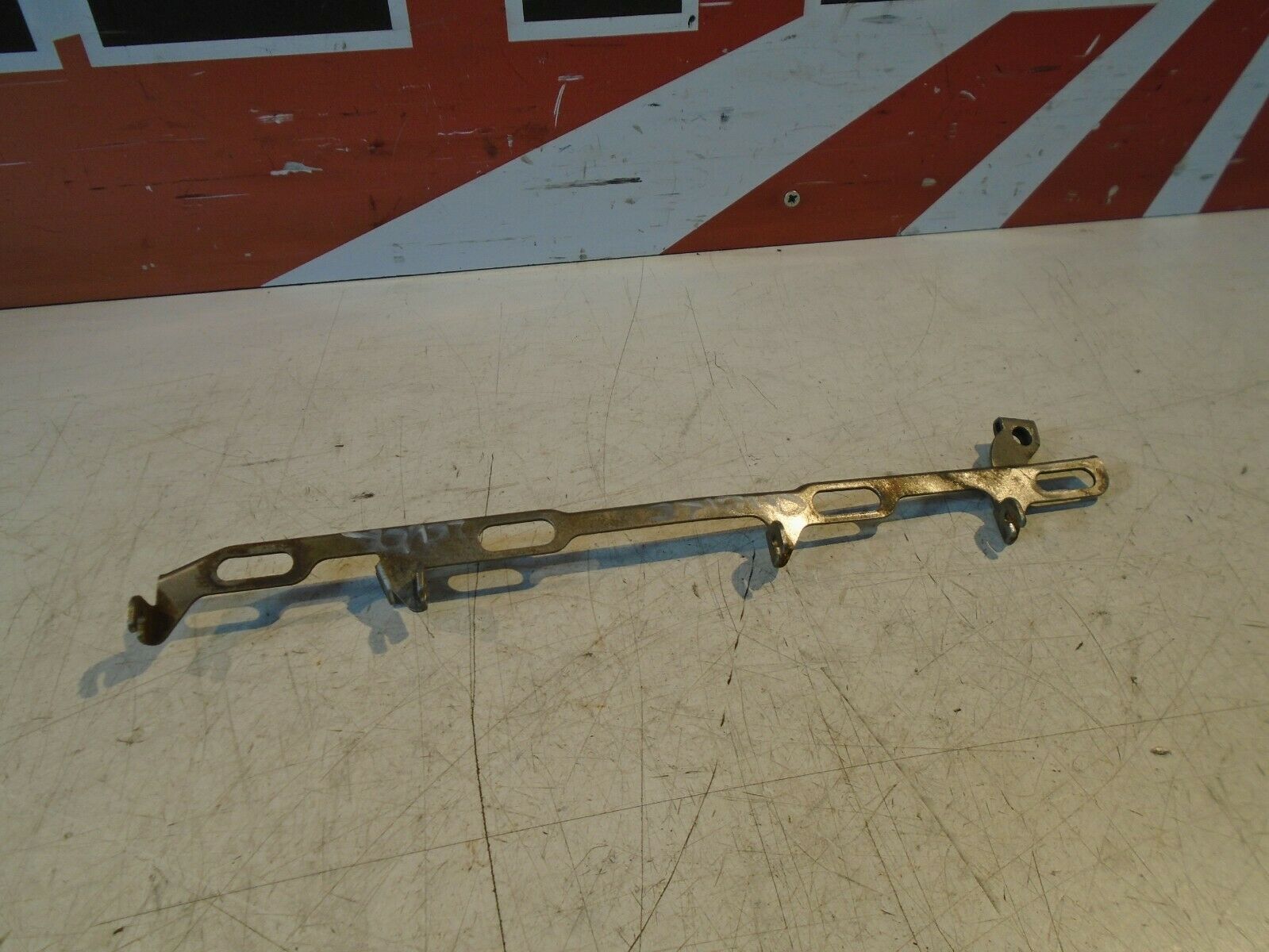 Kawasaki ZR550 Zephyr Carb Choke Lever Rail ZR550 Carburettor
