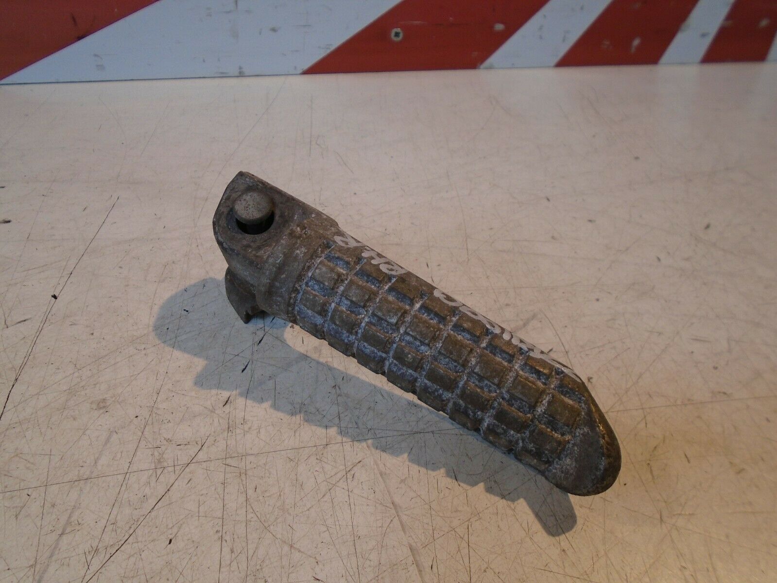 Kawasaki ZZR1100 Rear Footrest 