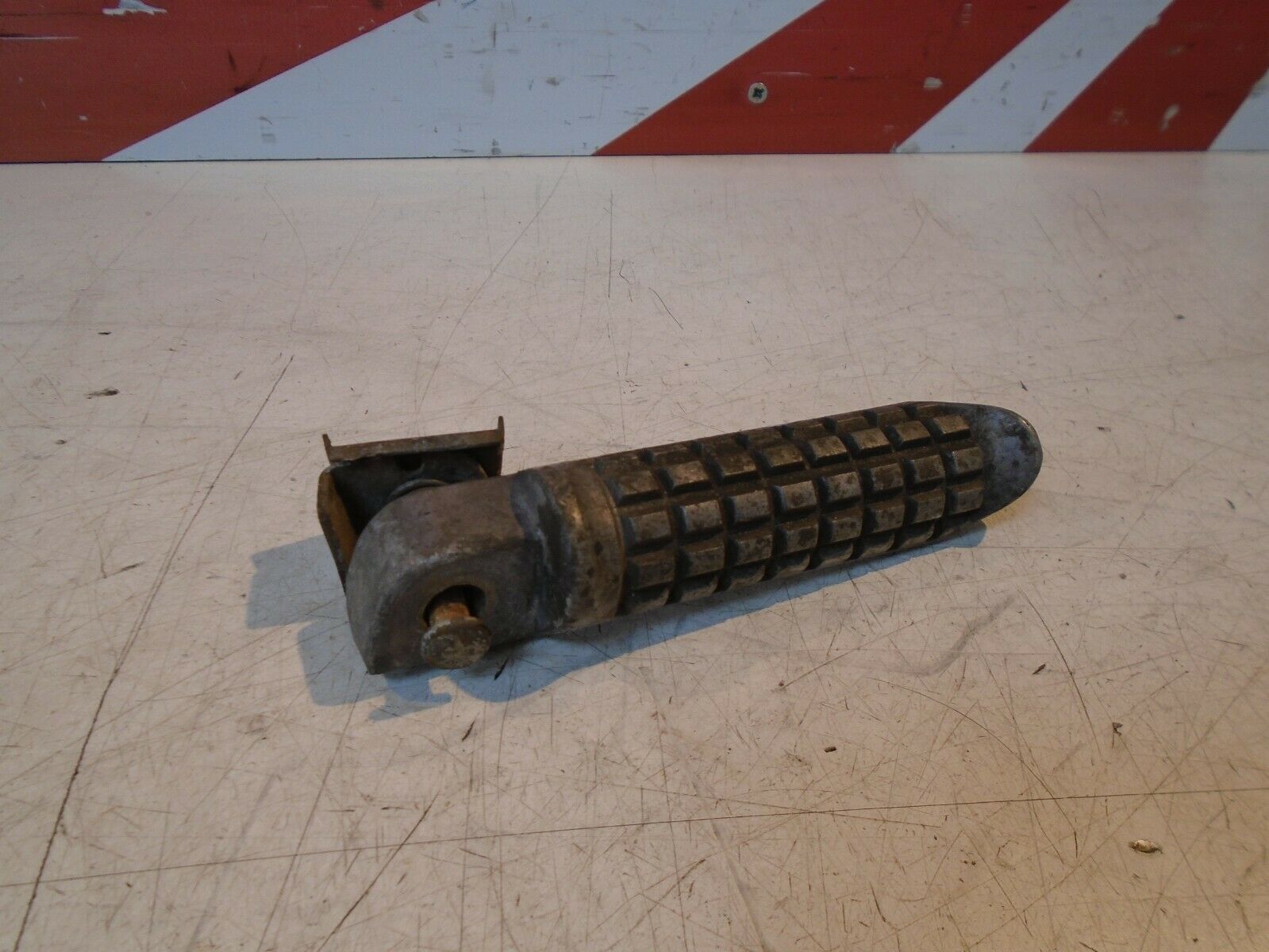 Kawasaki ZZR1100 Rear Footrest 