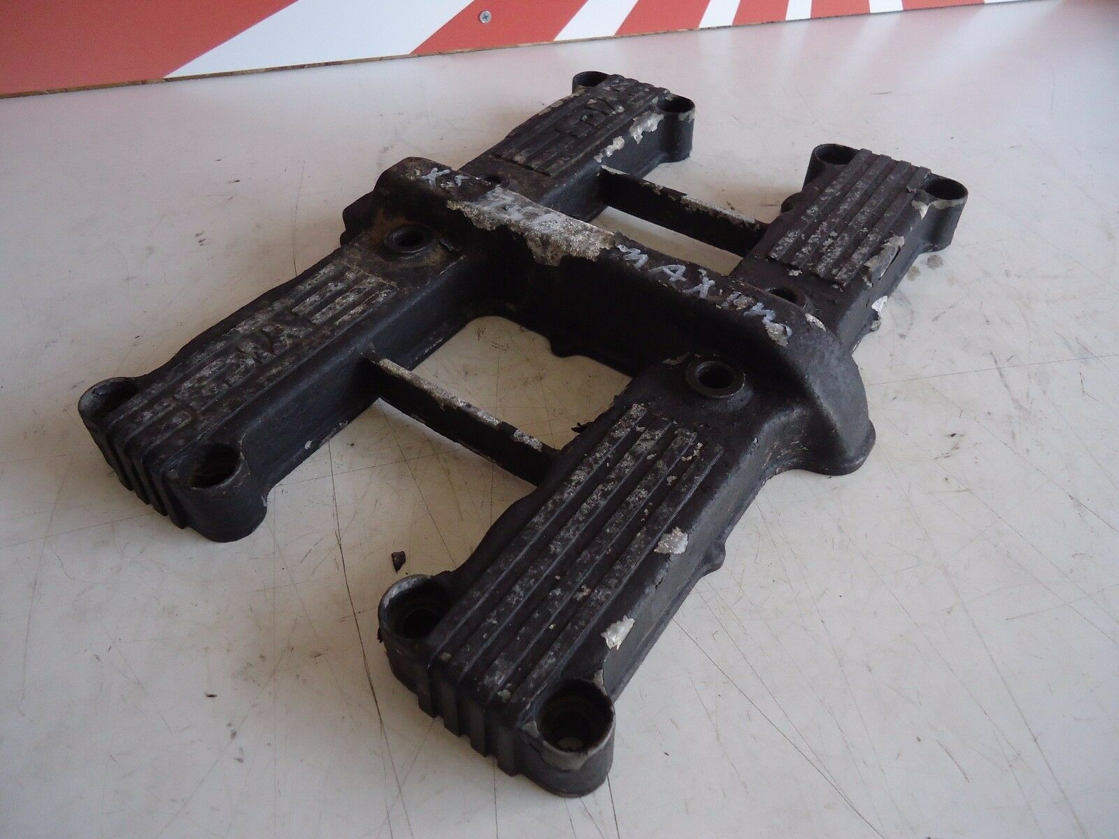 Yamaha XJ750 Maxim Engine Rocker Cover