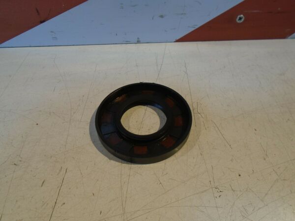 Suzuki GSX750E Engine Crankshaft Seal