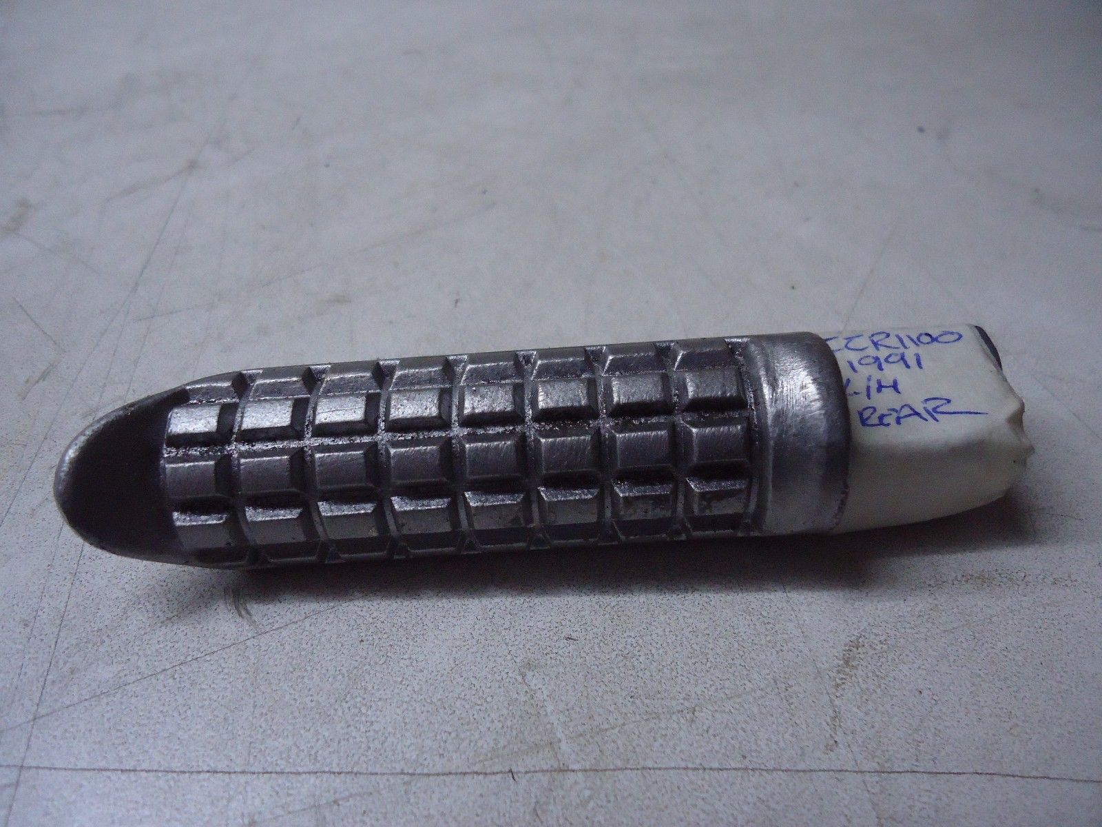 Kawasaki ZZR1100 Rear Footrest 