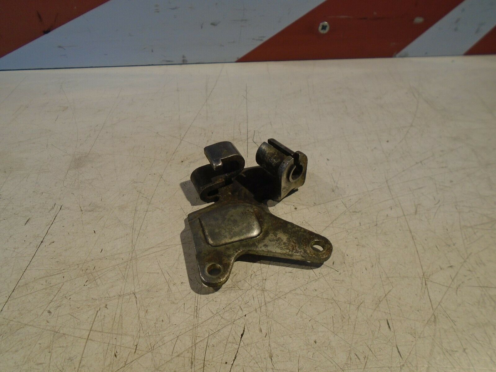 Yamaha FZR1000 Exup Carb Throttle Cable Bracket FZR1000 Carburettor