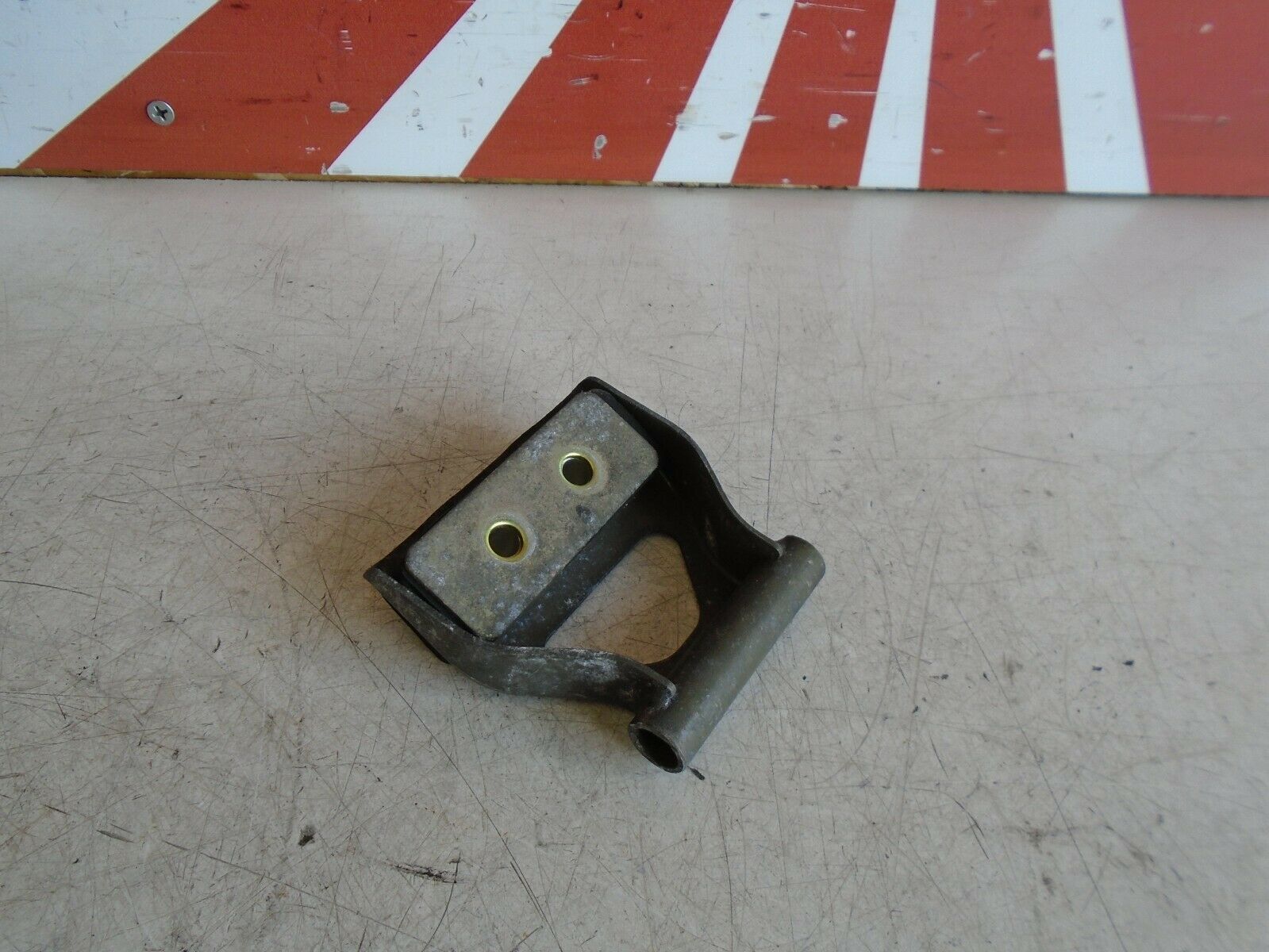 Yamaha YZF1000R Thunderace Fuel Tank Mount Bracket 