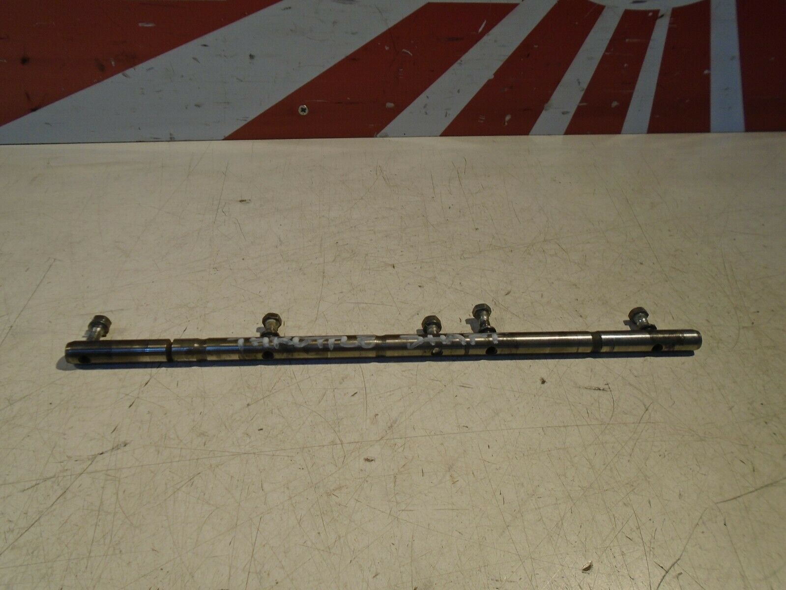 Suzuki GS850G Carb Throttle Shaft GS850 Carburettor