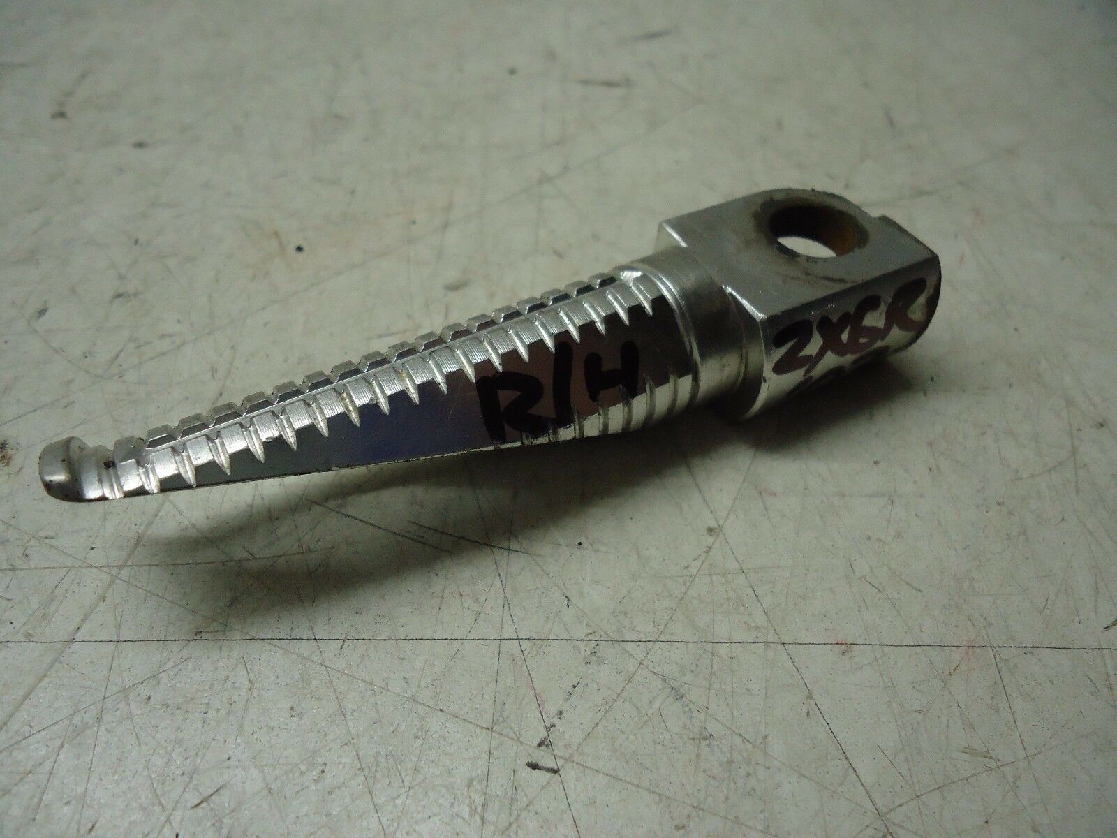 Kawasaki ZX6R Front Footrest 