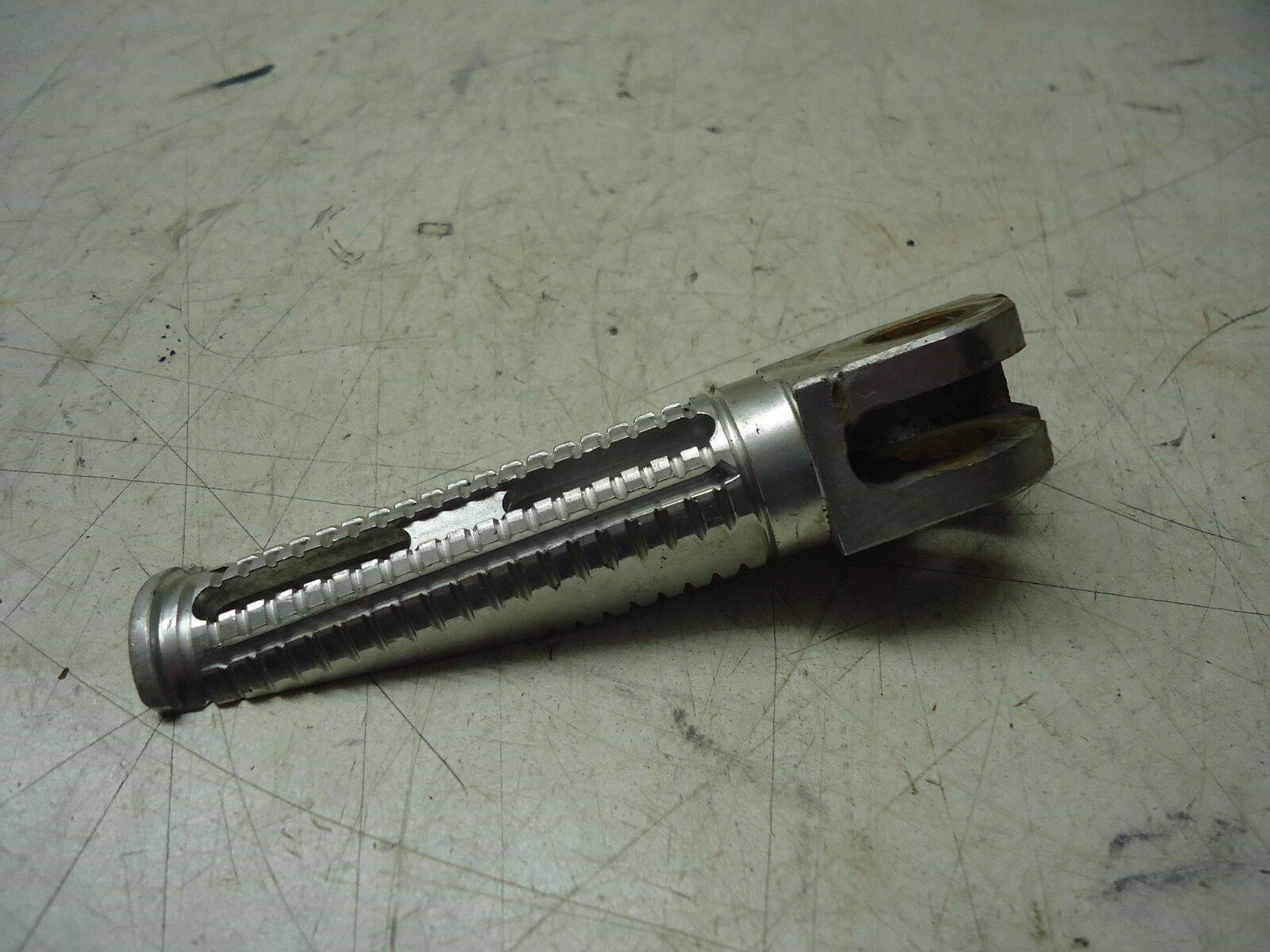 Kawasaki ZX6R Front Footrest 