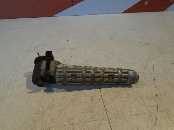 Yamaha FZR600 Rear Footrest
