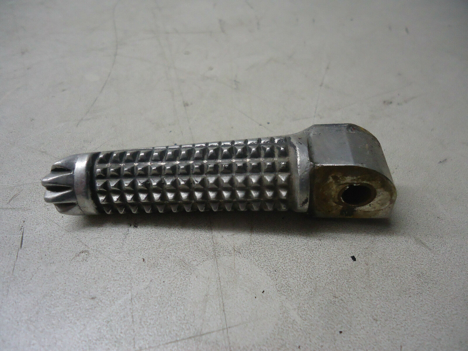Yamaha FZR600 Rear Footrest