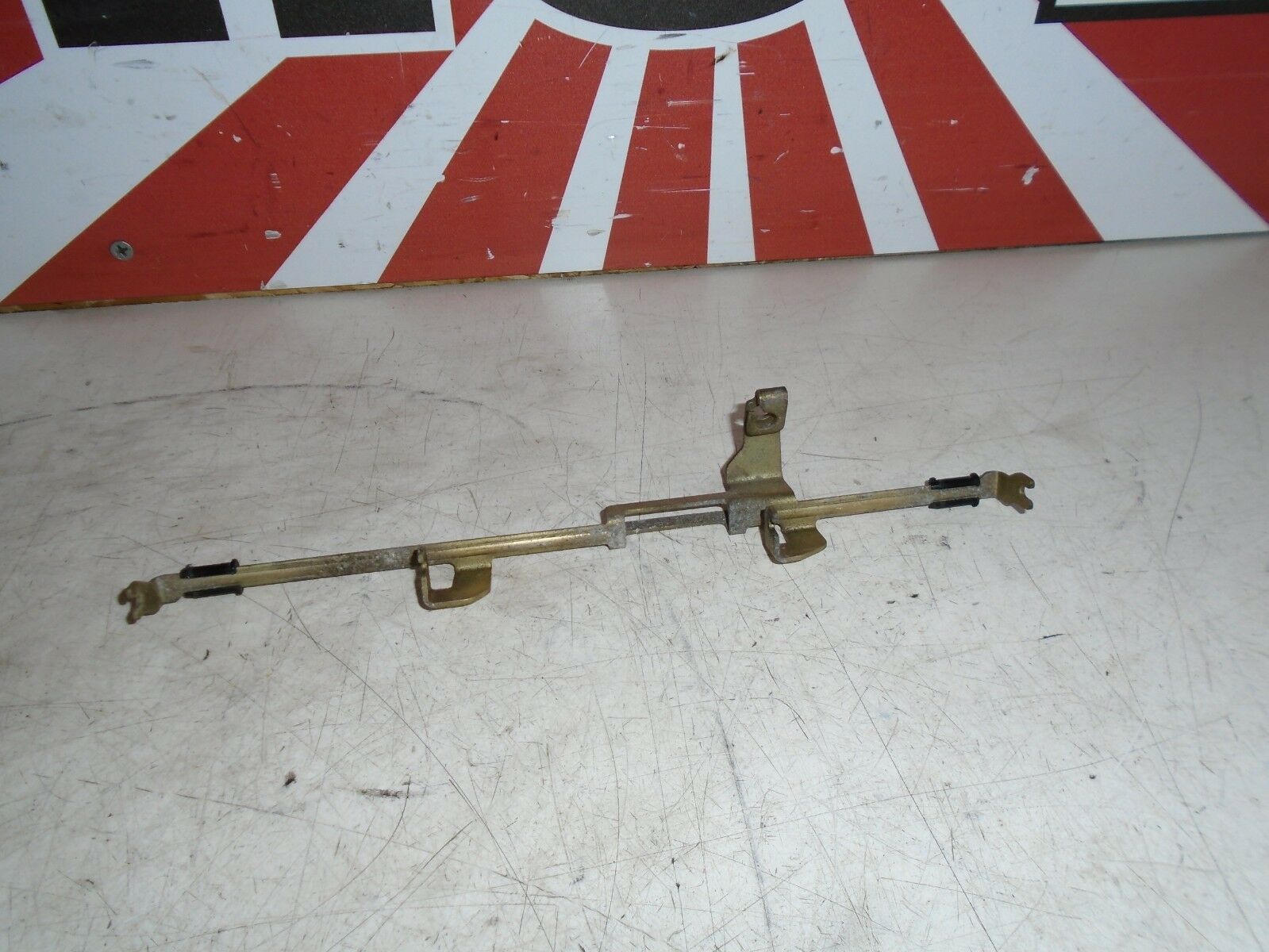 Yamaha FZR600 Carb Choke Lever Rail FZR600 Carburettor