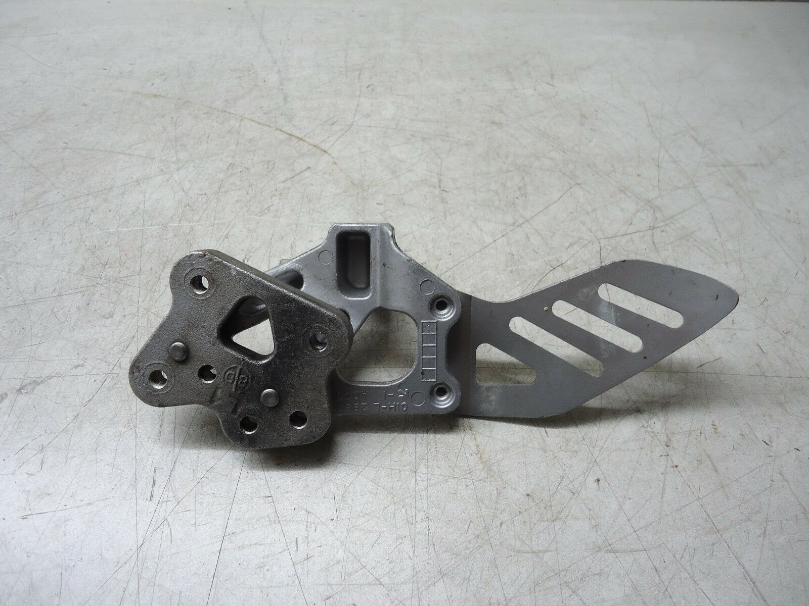 SUZUKI GSXR750 Front Footrest Hanger GSX-R750