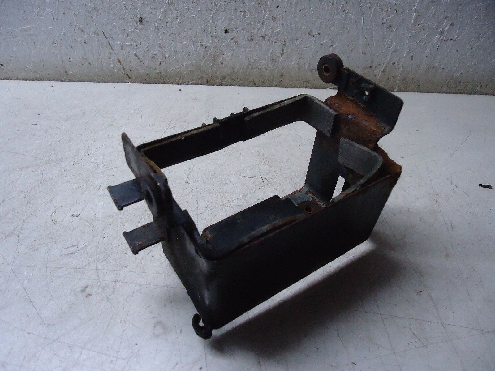 Suzuki GS500E Battery Box
