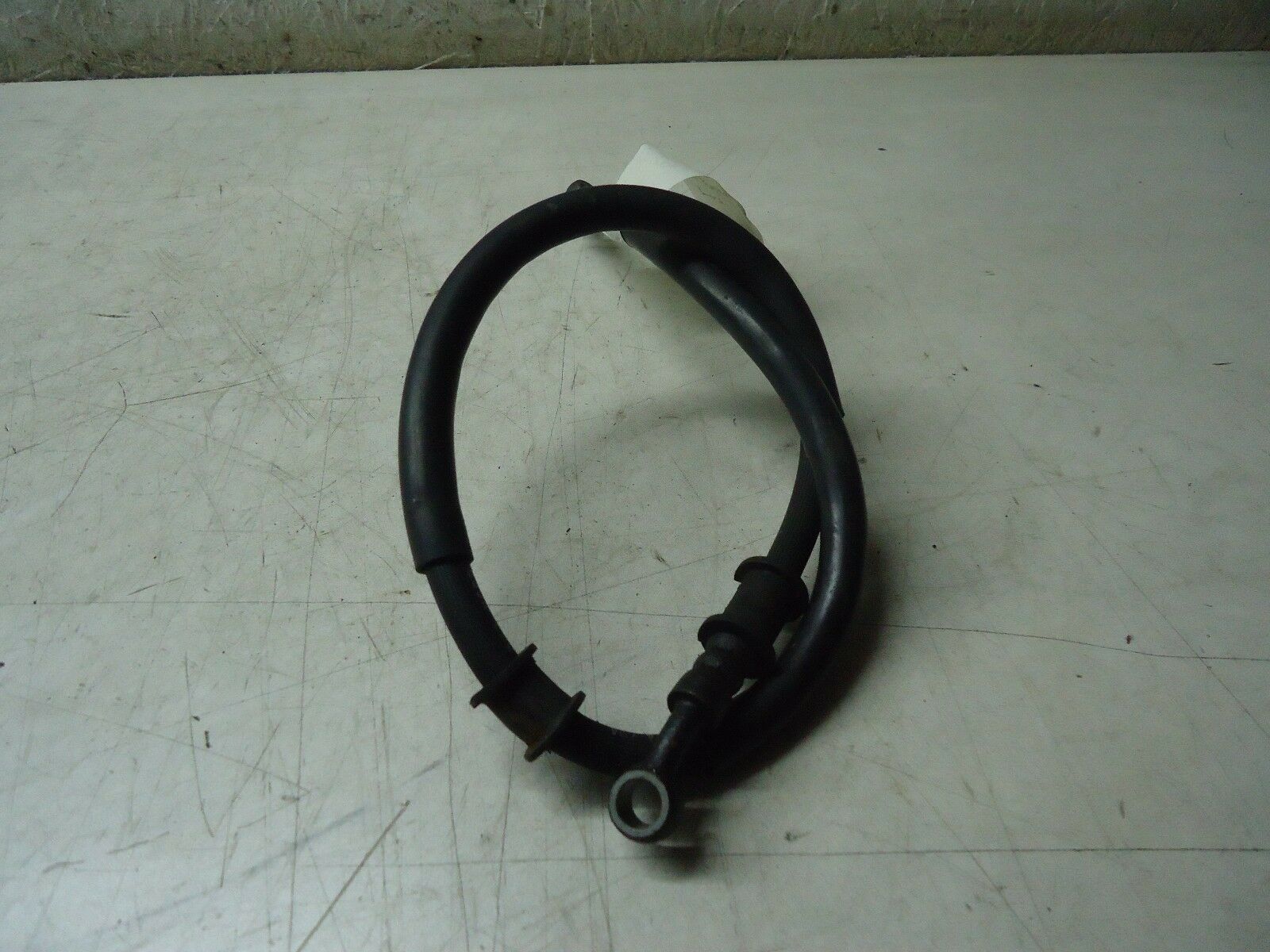 Suzuki GS500E Front Brake Hose Line
