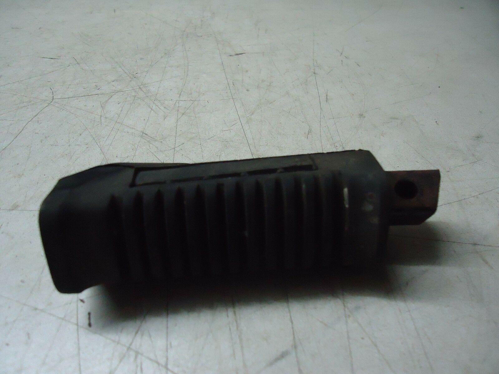 Suzuki GS500E Rear Footrest