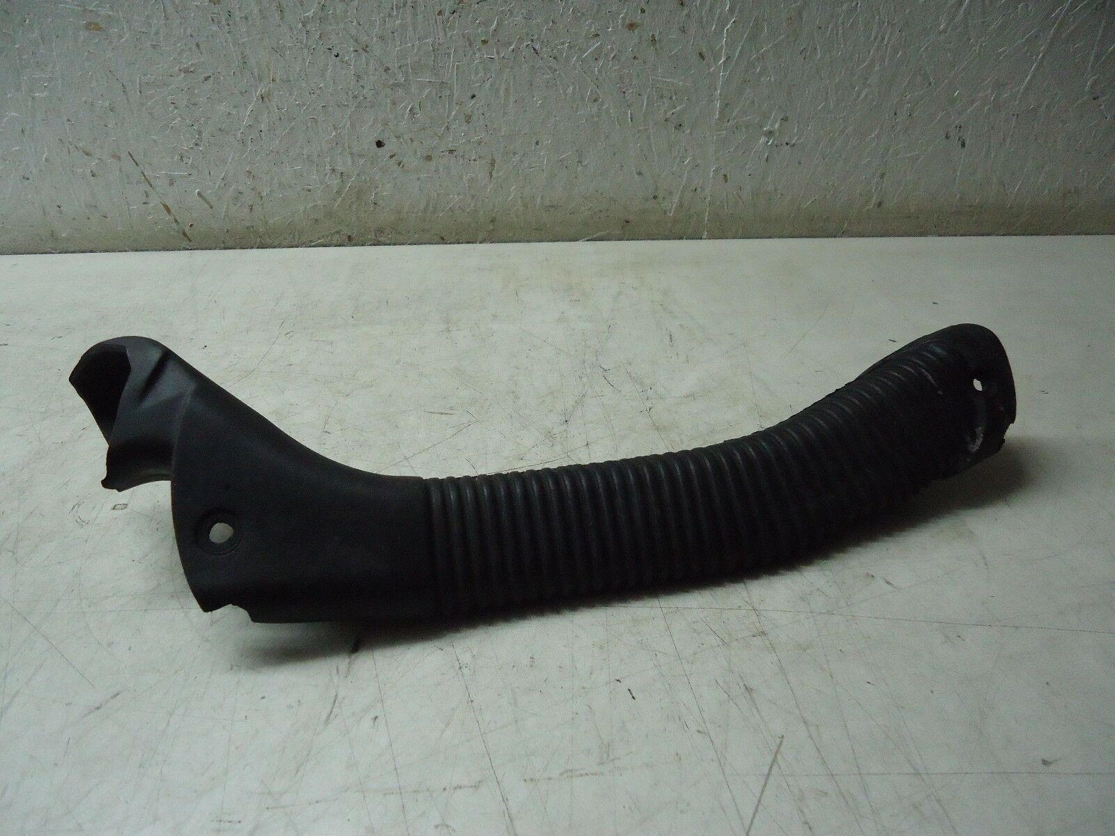 Yamaha FZR1000 Fairing Air Intake Pipe
