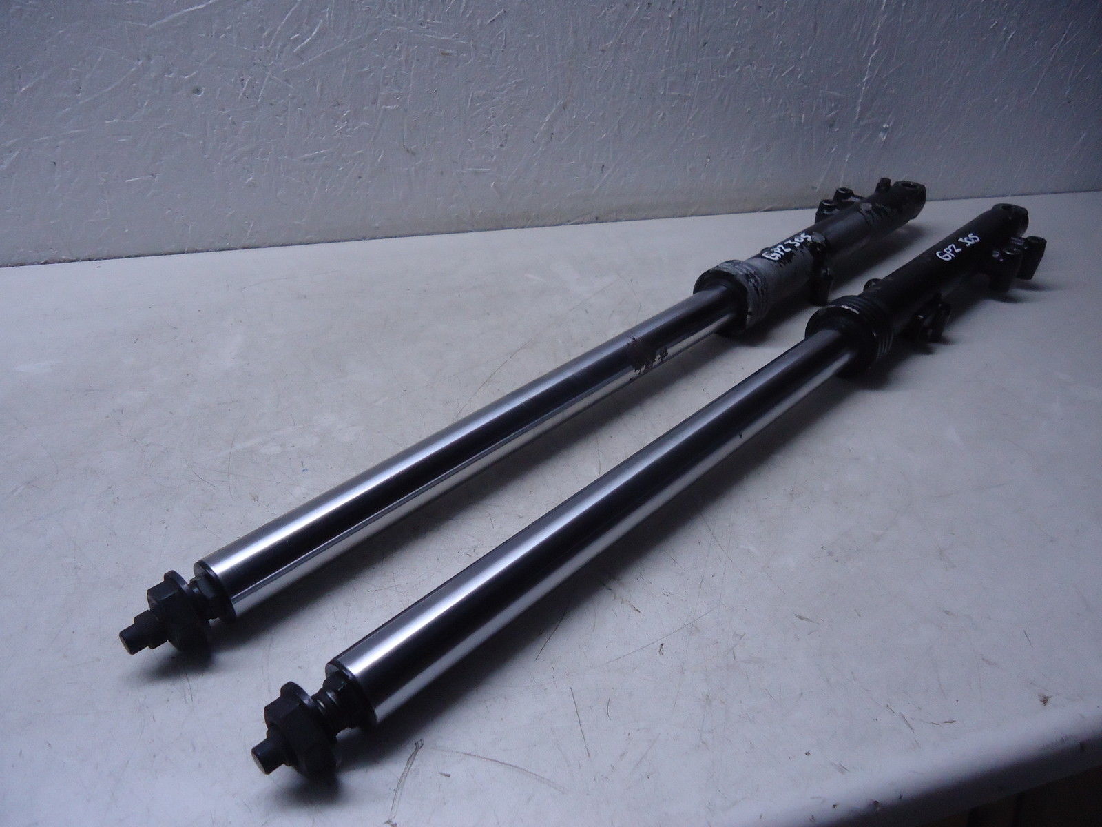 Kawasaki GPZ305 Forks 
