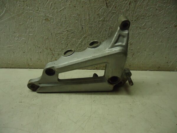 Yamaha XV500 RH Front Footrest Hanger 1983 XV500 Virago Footpeg Hanger