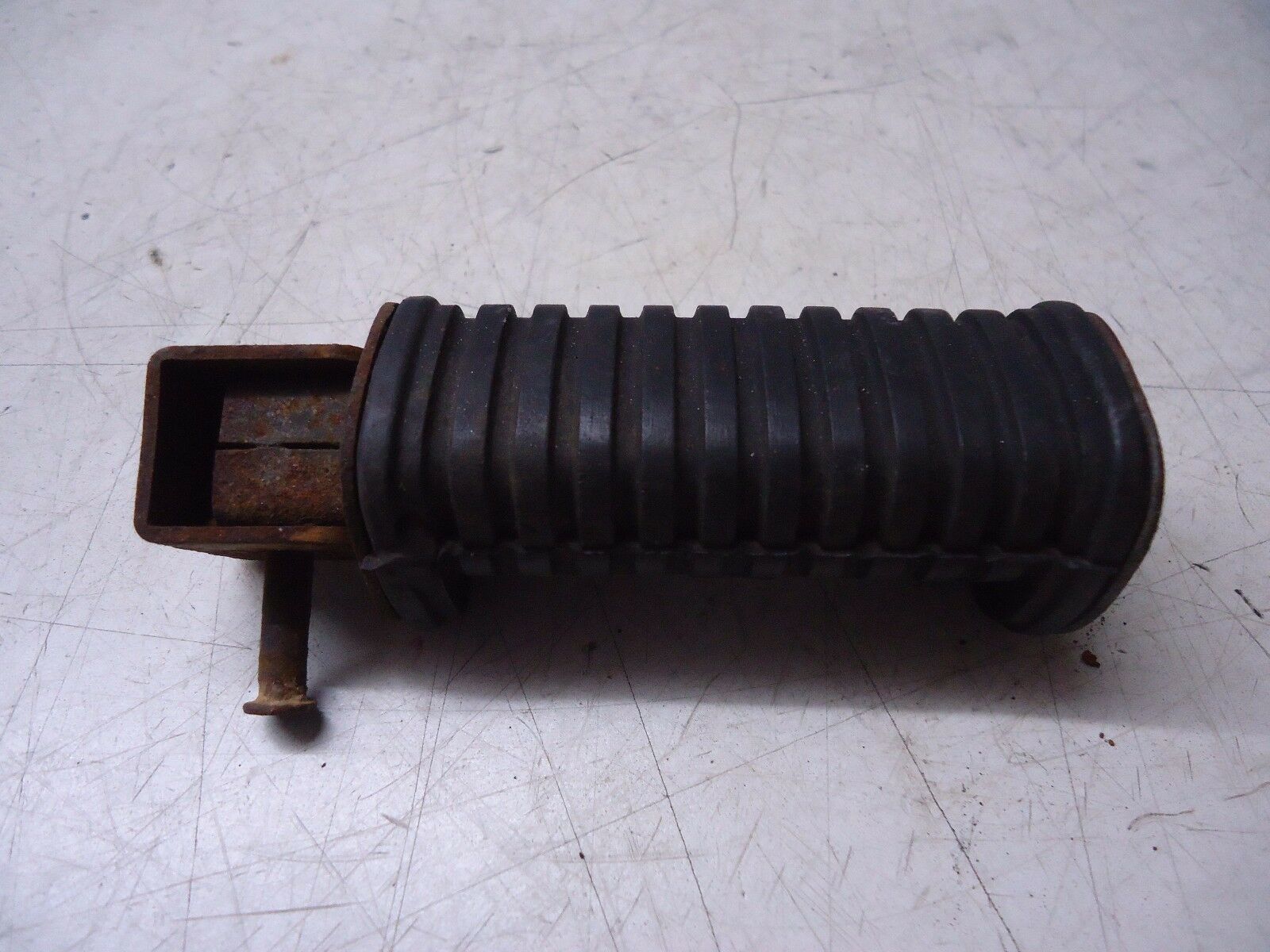 Yamaha XJ600F Pre Diversion Rear Footrest XJ600