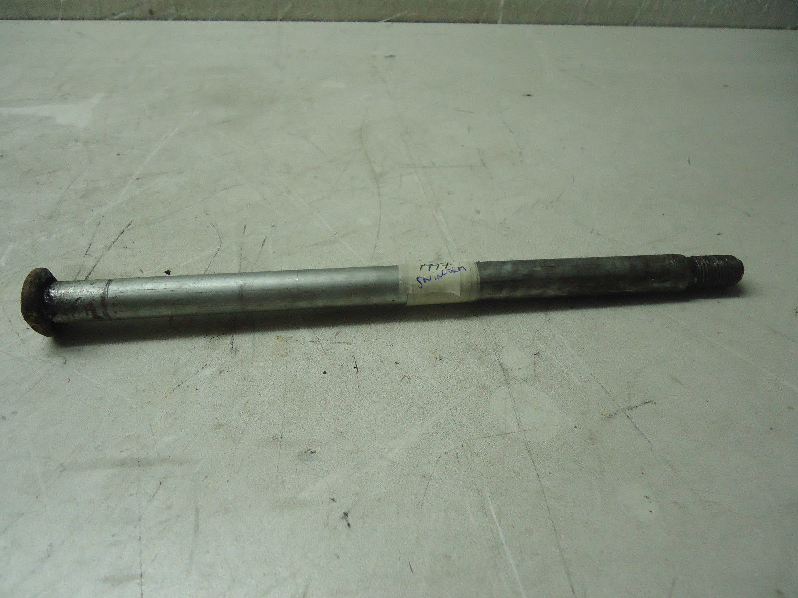 Yamaha XJ600 Diversion Swingarm Spindle Axle