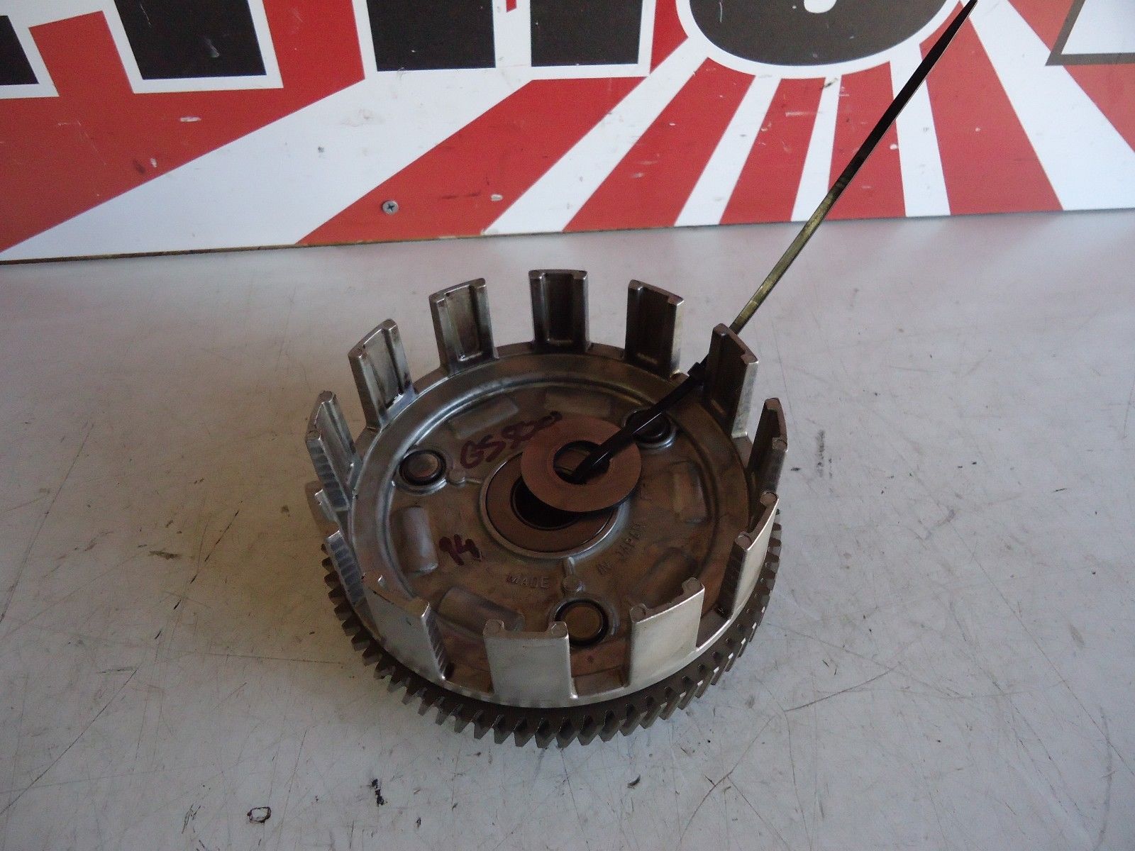 Suzuki GS500E Engine Clutch Basket 