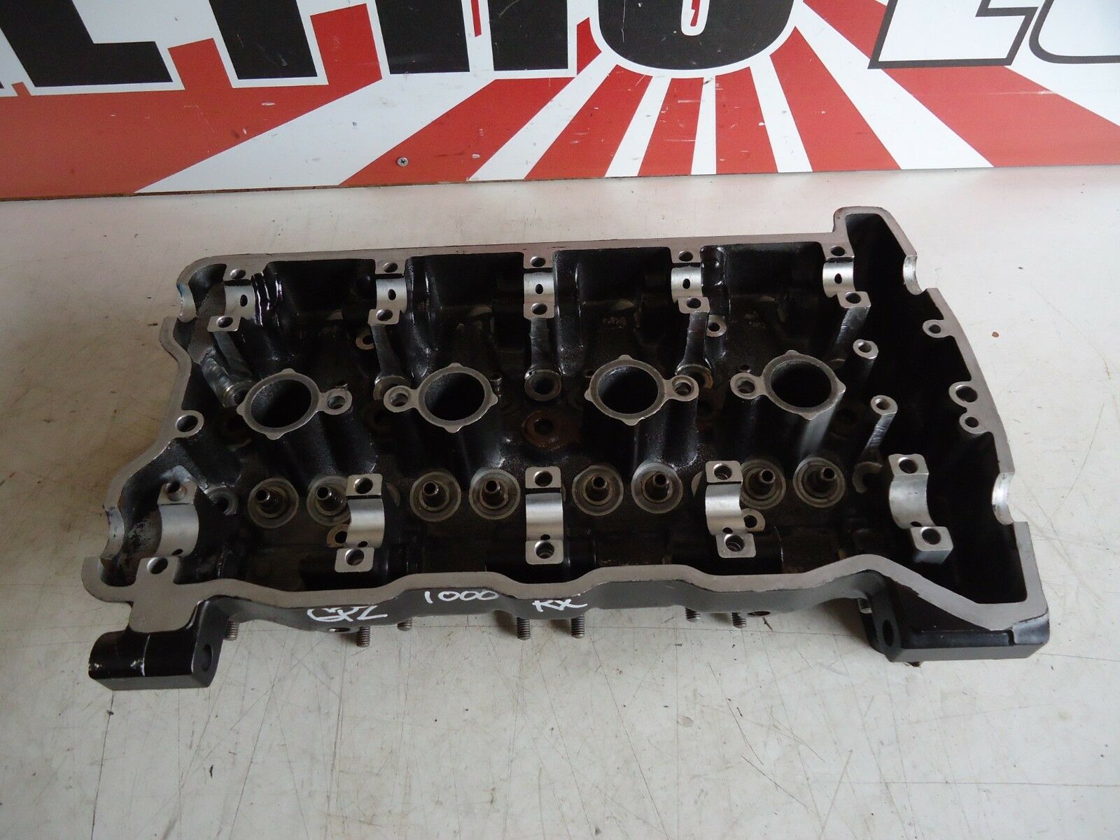 Kawasaki GPZ1000RX Engine Cylinder Head 