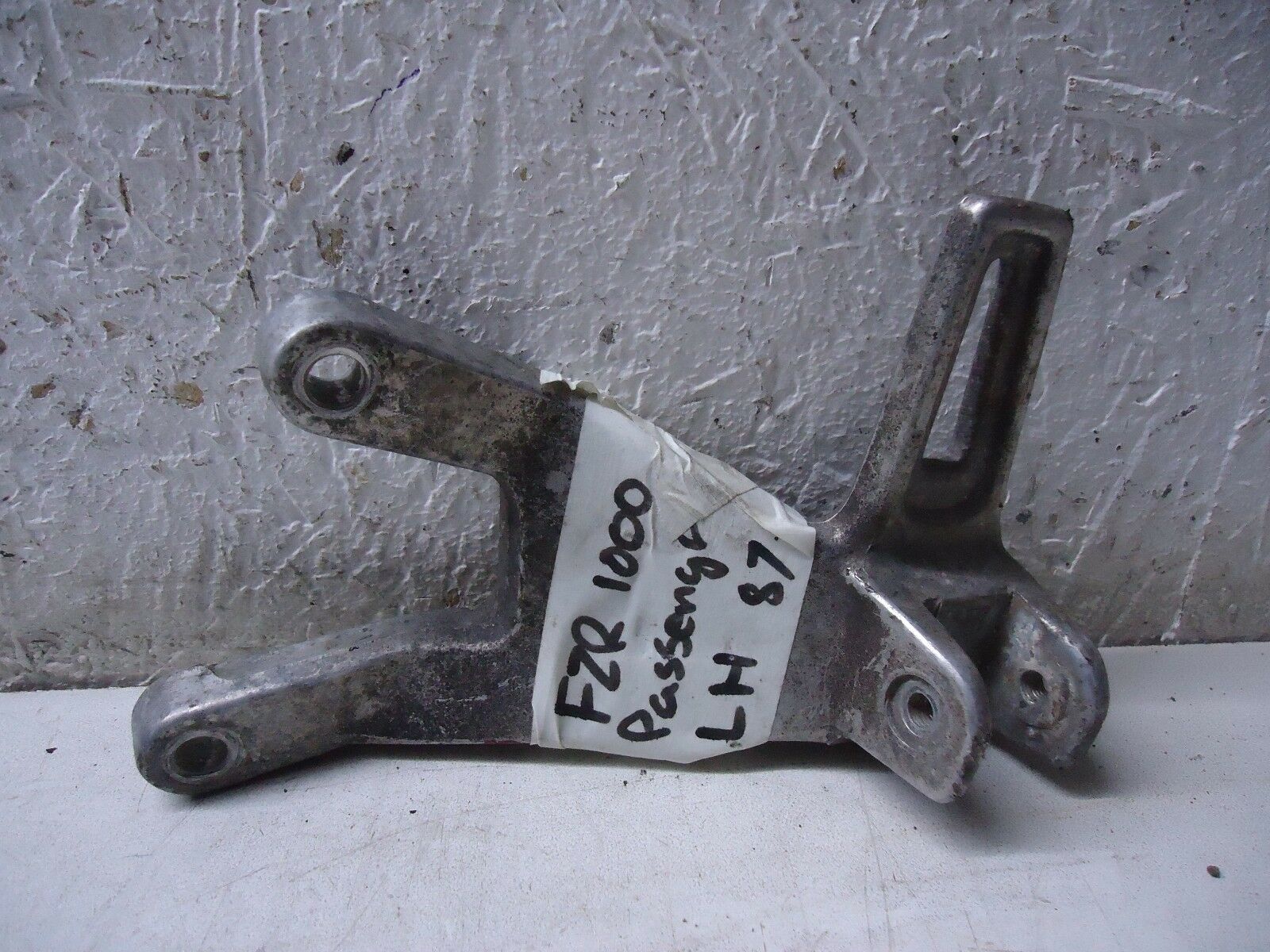 Yamaha FZR1000 Rear Footrest Hanger