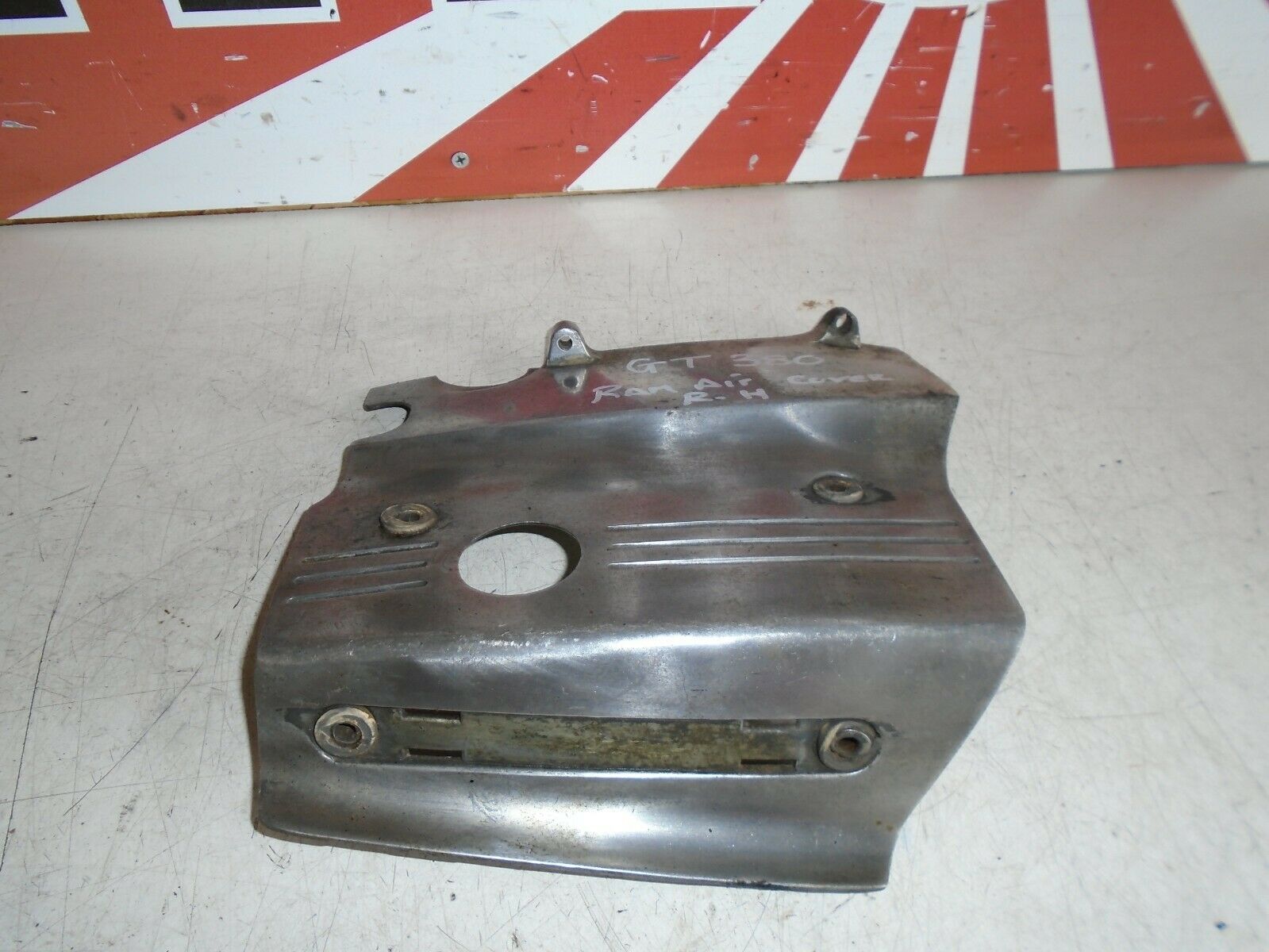 Suzuki GT380 Engine Ramair Cover Casing