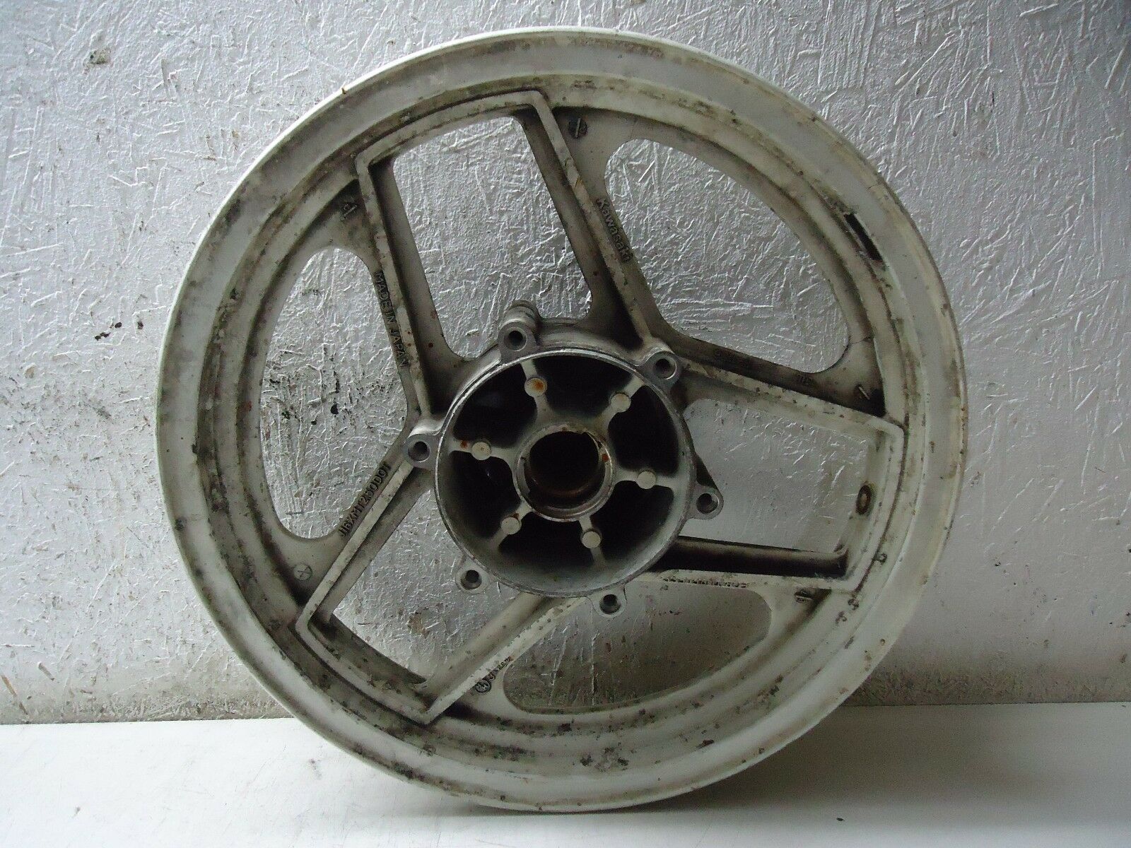 Kawasaki GPZ600R Front Wheel