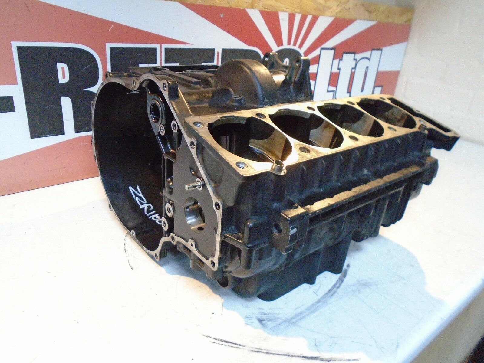 Kawasaki ZZR1100 Crankcases ZZR1100 Engine Cases