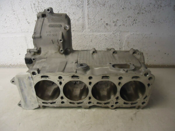 Suzuki GSXR750 Engine Crankcase Cylinder Barrels GSX-R750