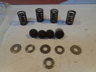 Kawasaki GT550 Cltch Springs & Bolts