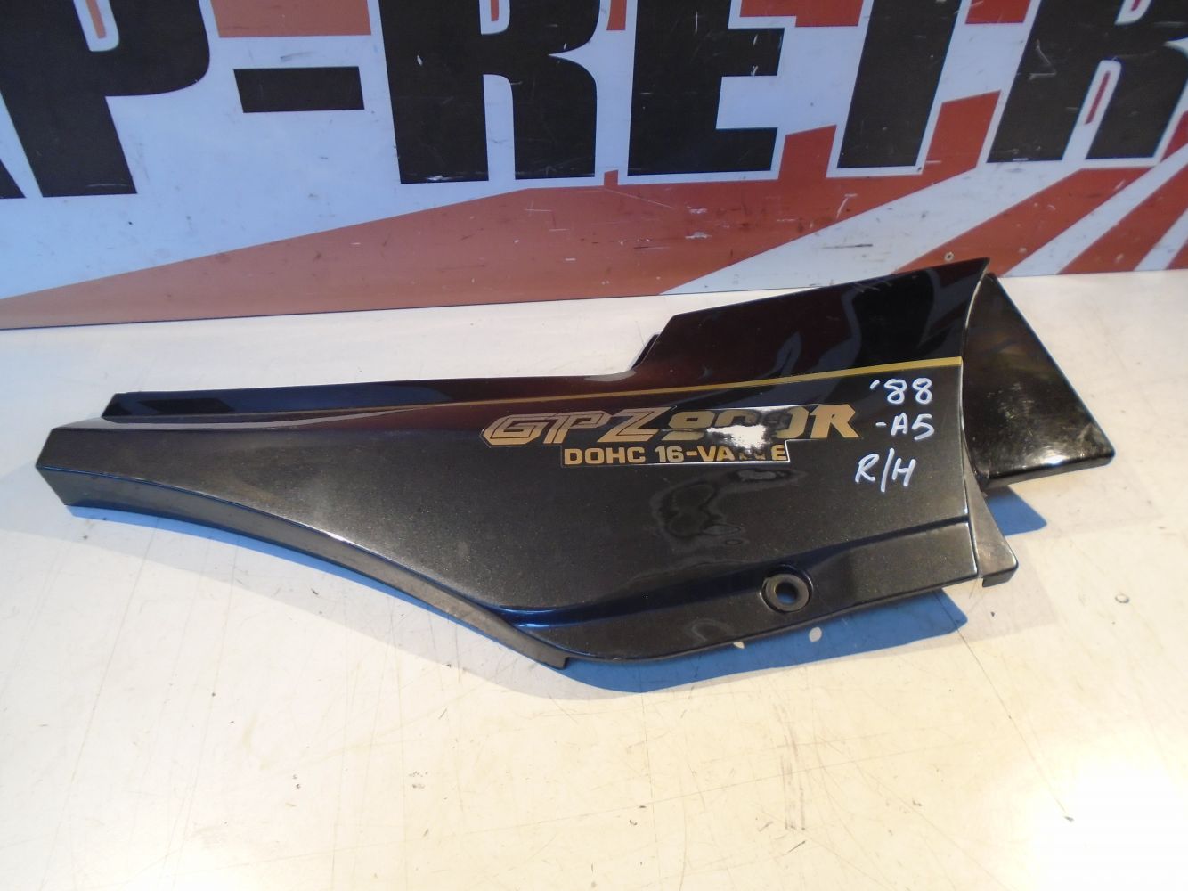 Kawasaki GPZ900R R-H Fairing Side Panel