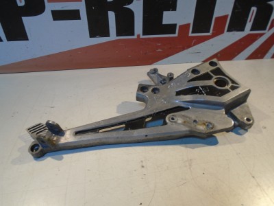 Kawasaki GPZ900R R-H Footrest Hanger